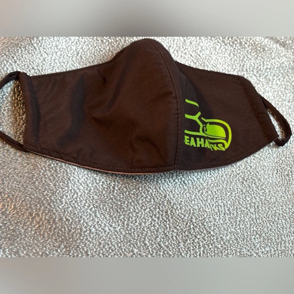 Seattle Seahawks Solid Big Logo Face Cover Reusable Mask. Adult Size | BLK/GRN |